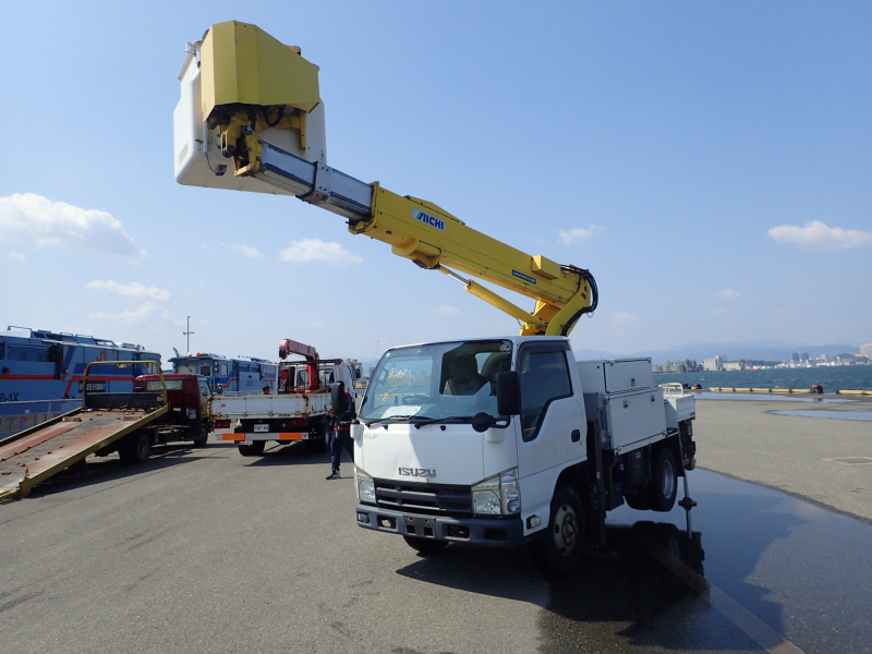 Isuzu Elf 2014