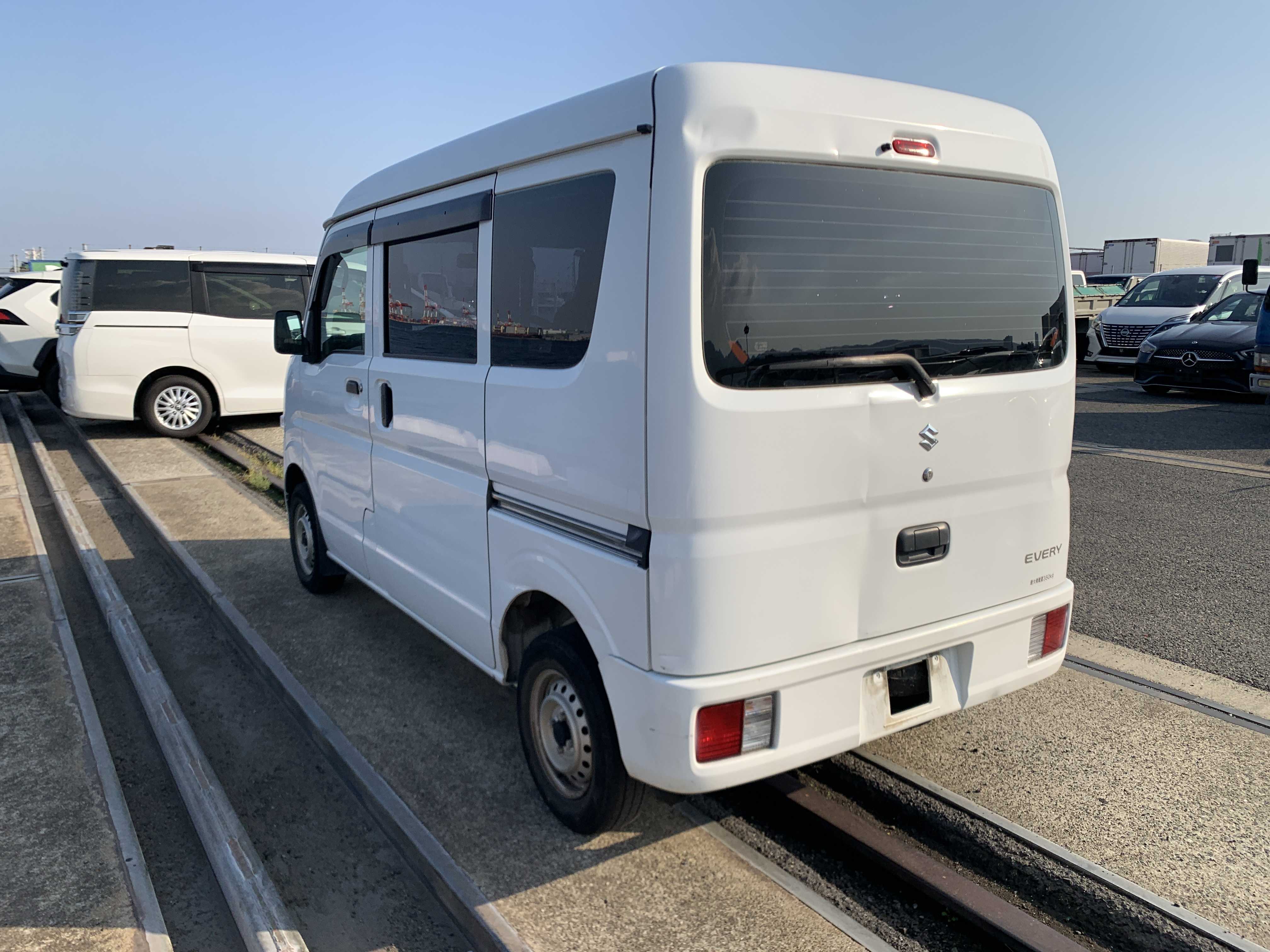 Suzuki Every 2020