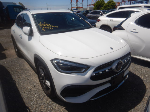 Mercedes Benz GLA-class 2023
