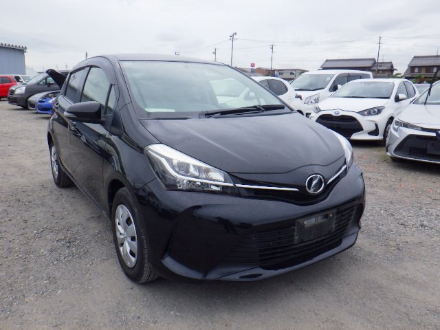 Toyota Vitz 2015