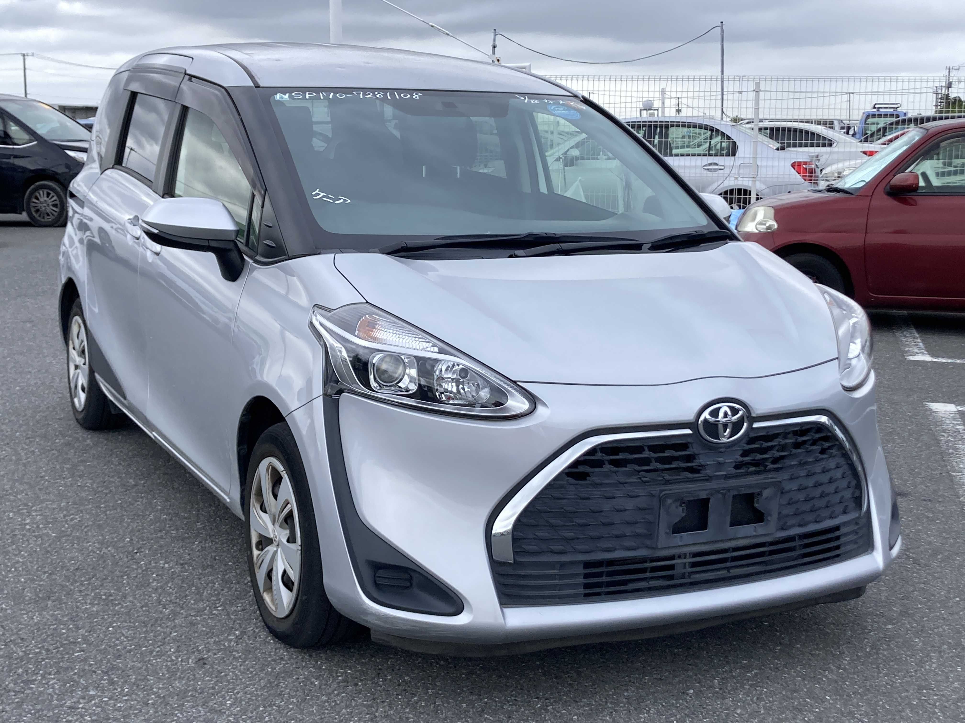 Toyota Sienta 2021