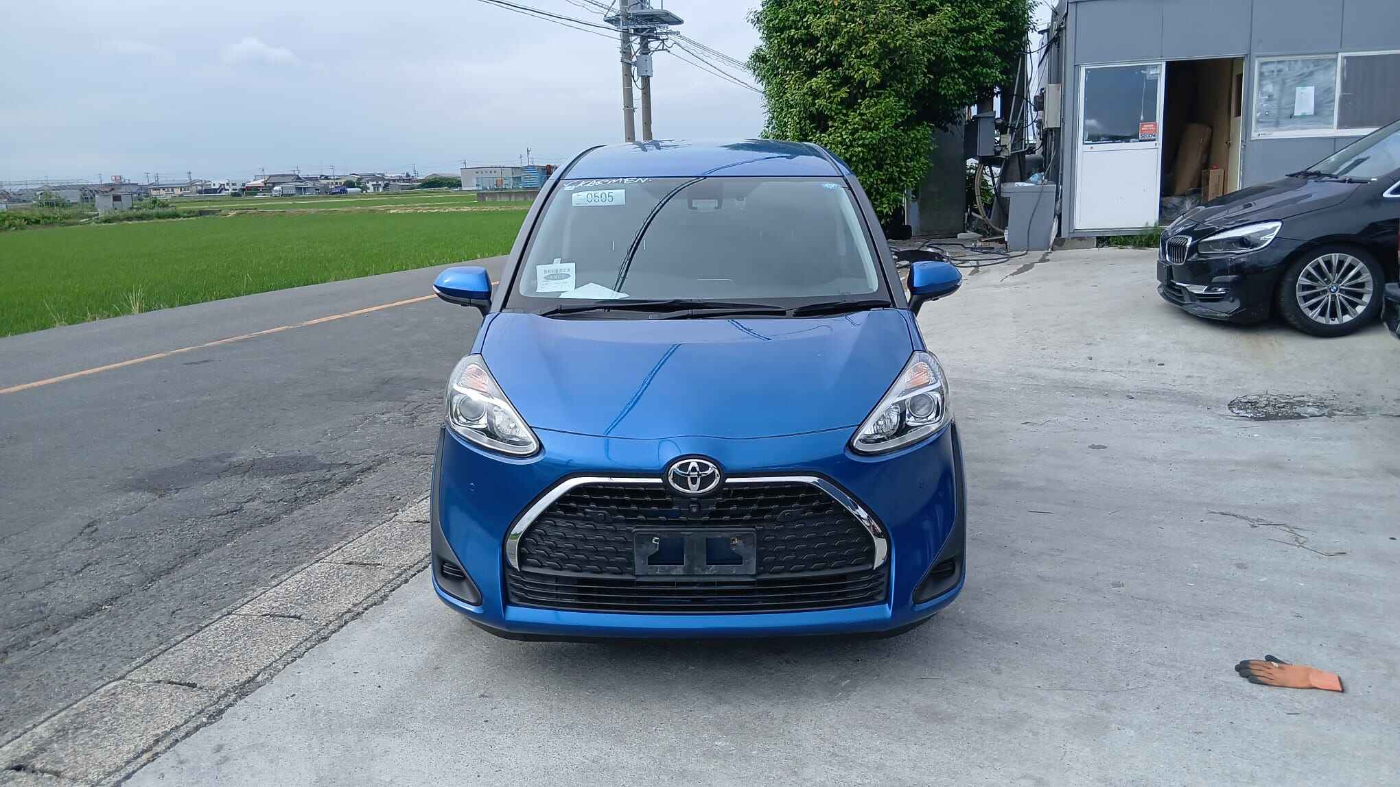 Toyota Sienta 2019