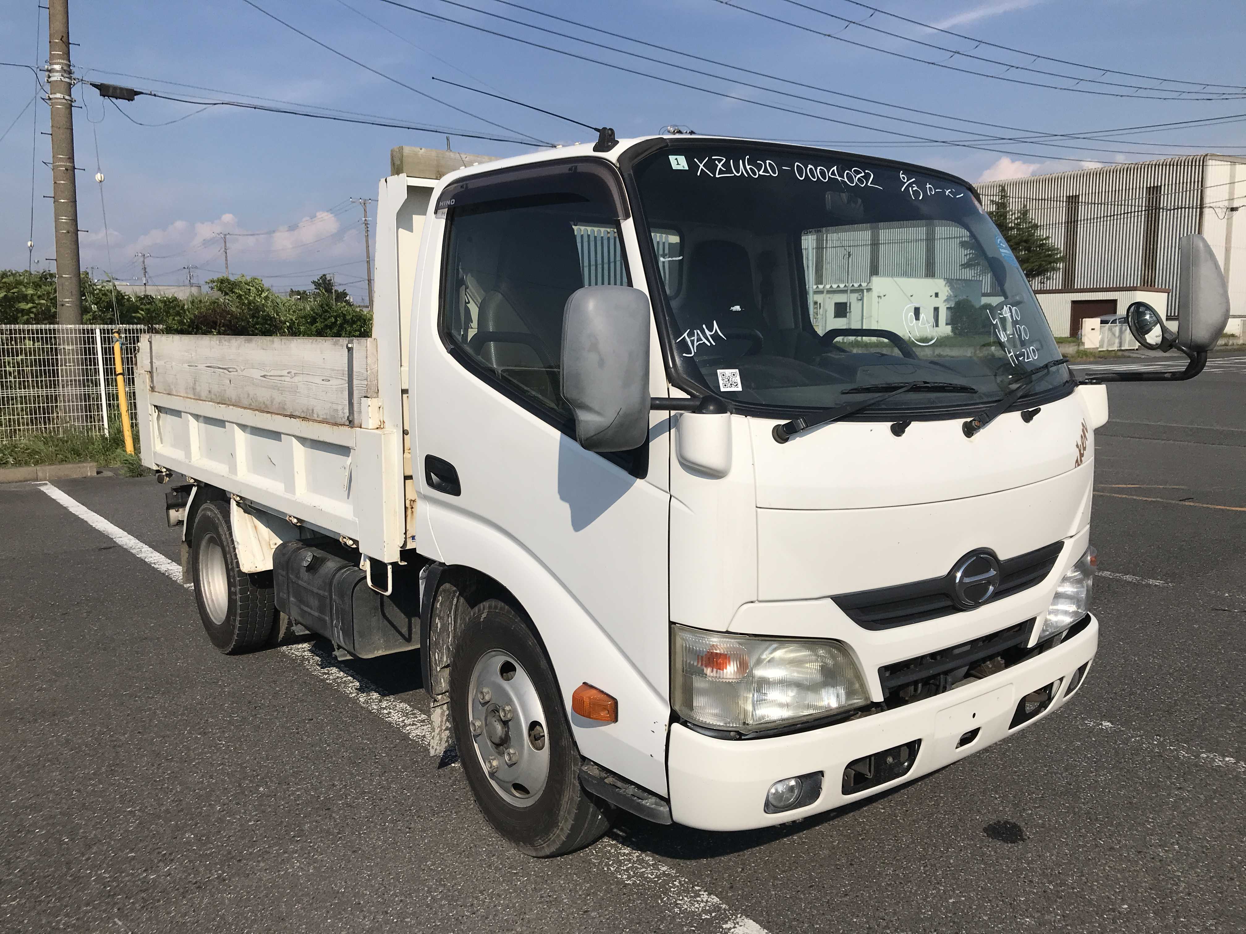 Hino Dutro 2013
