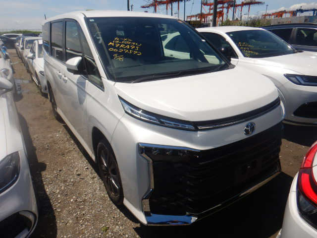 Toyota Voxy 2025