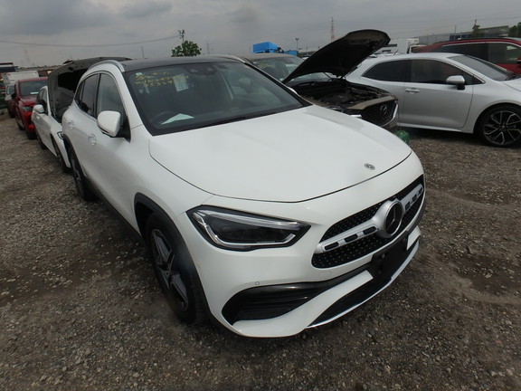 Mercedes Benz GLA-class 2023