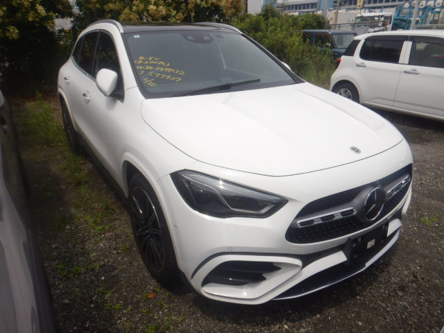 Mercedes Benz GLA-class 2024