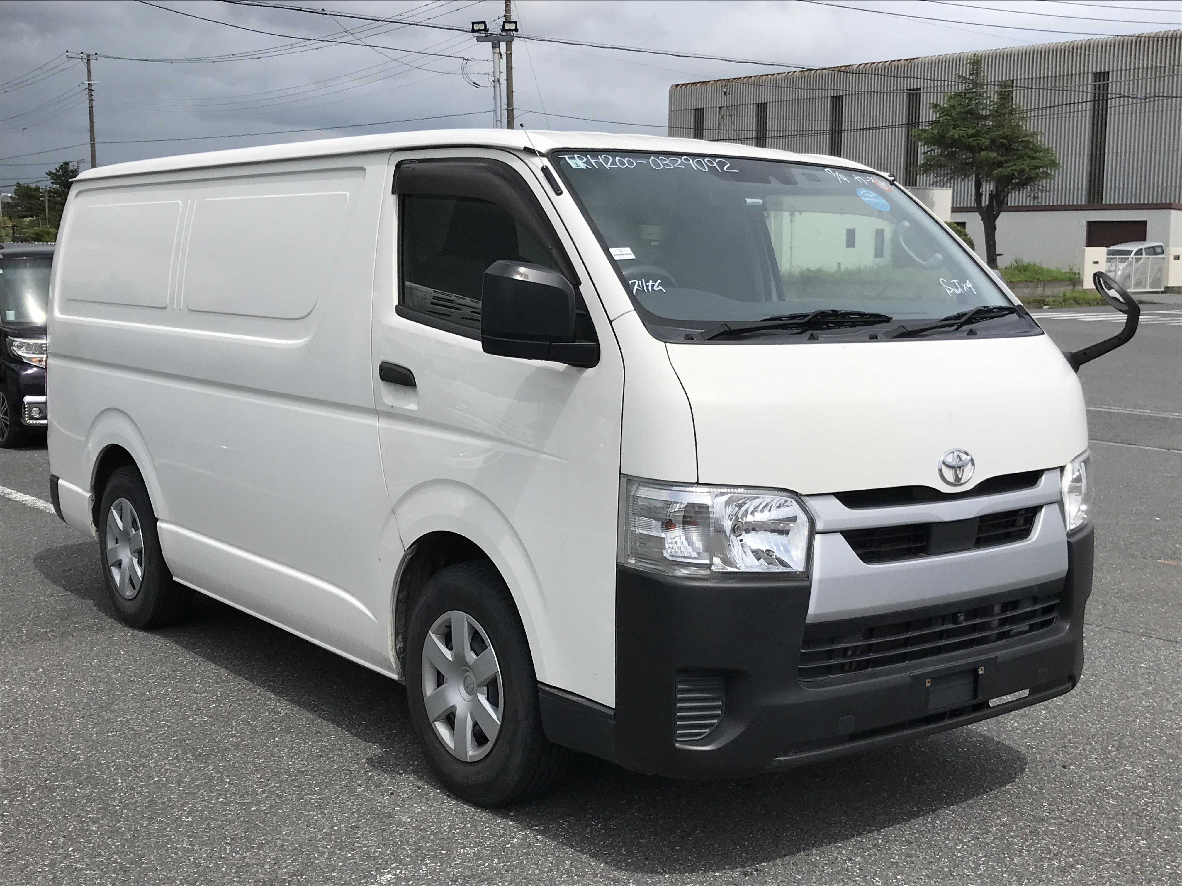 Toyota Hiace Van 2021