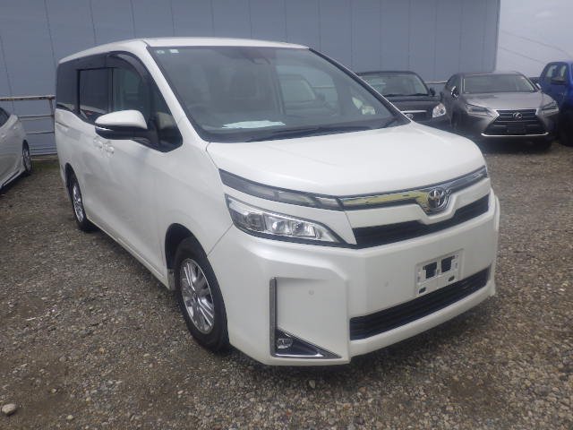 Toyota Voxy 2019