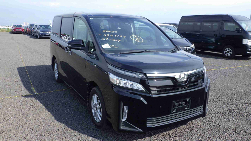 Toyota Voxy 2019