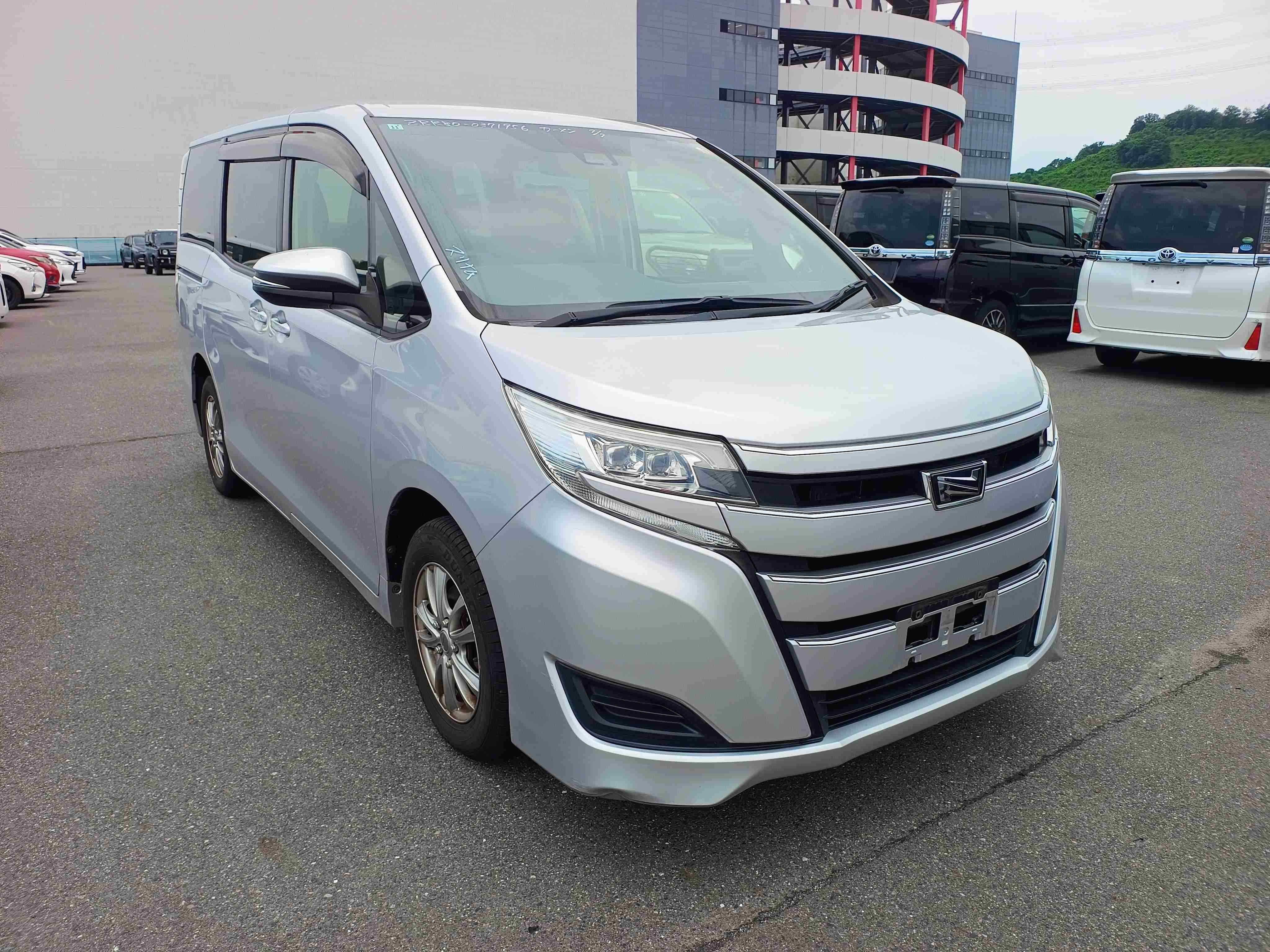 Toyota Noah 2017