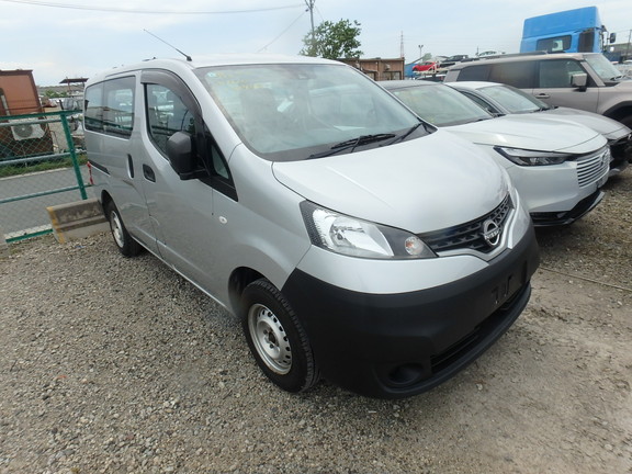 Nissan NV200 2022