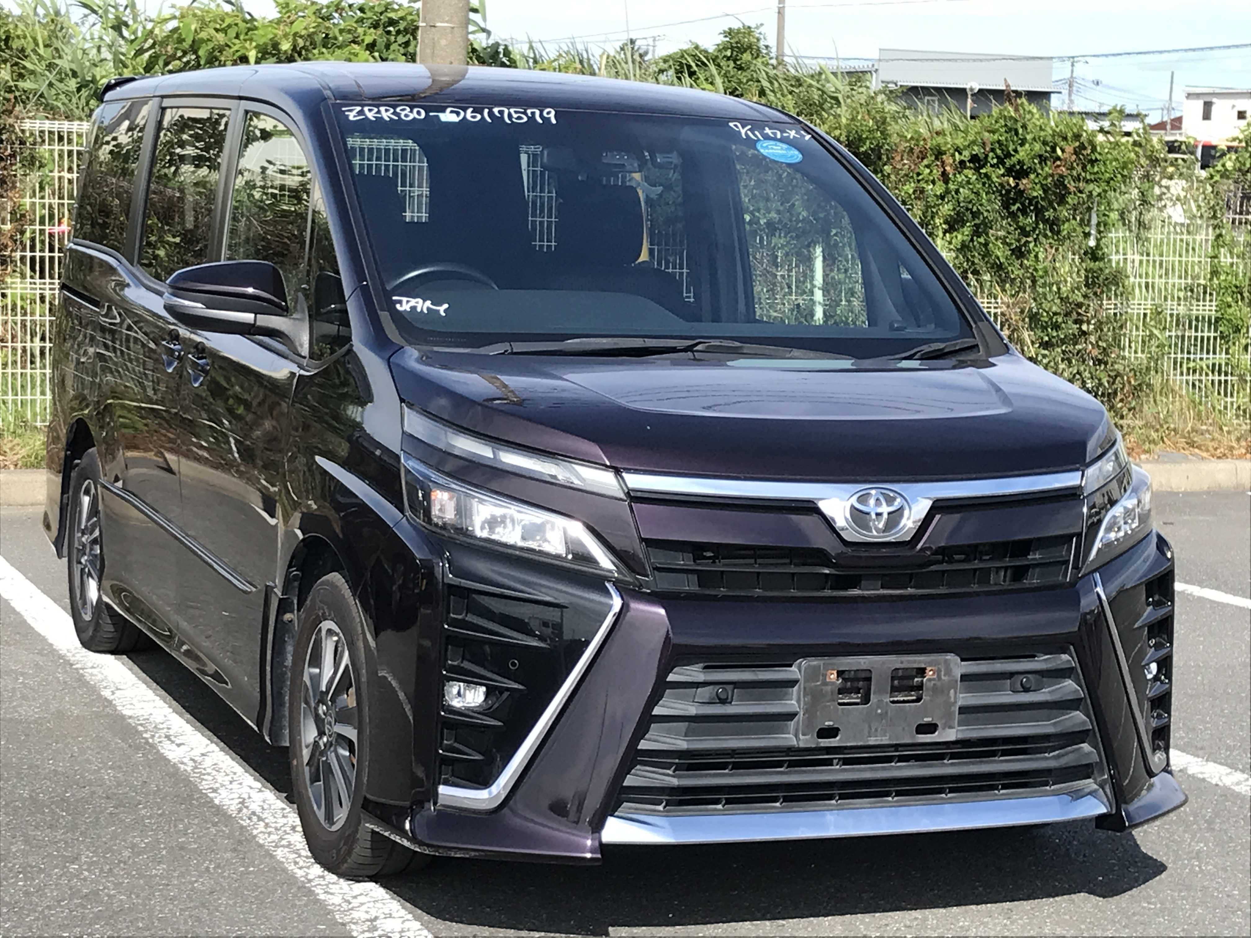 Toyota Voxy 2020
