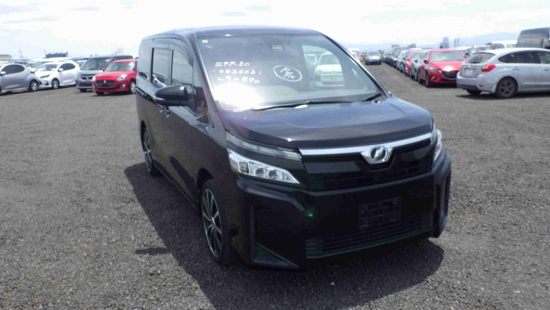Toyota Voxy 2019