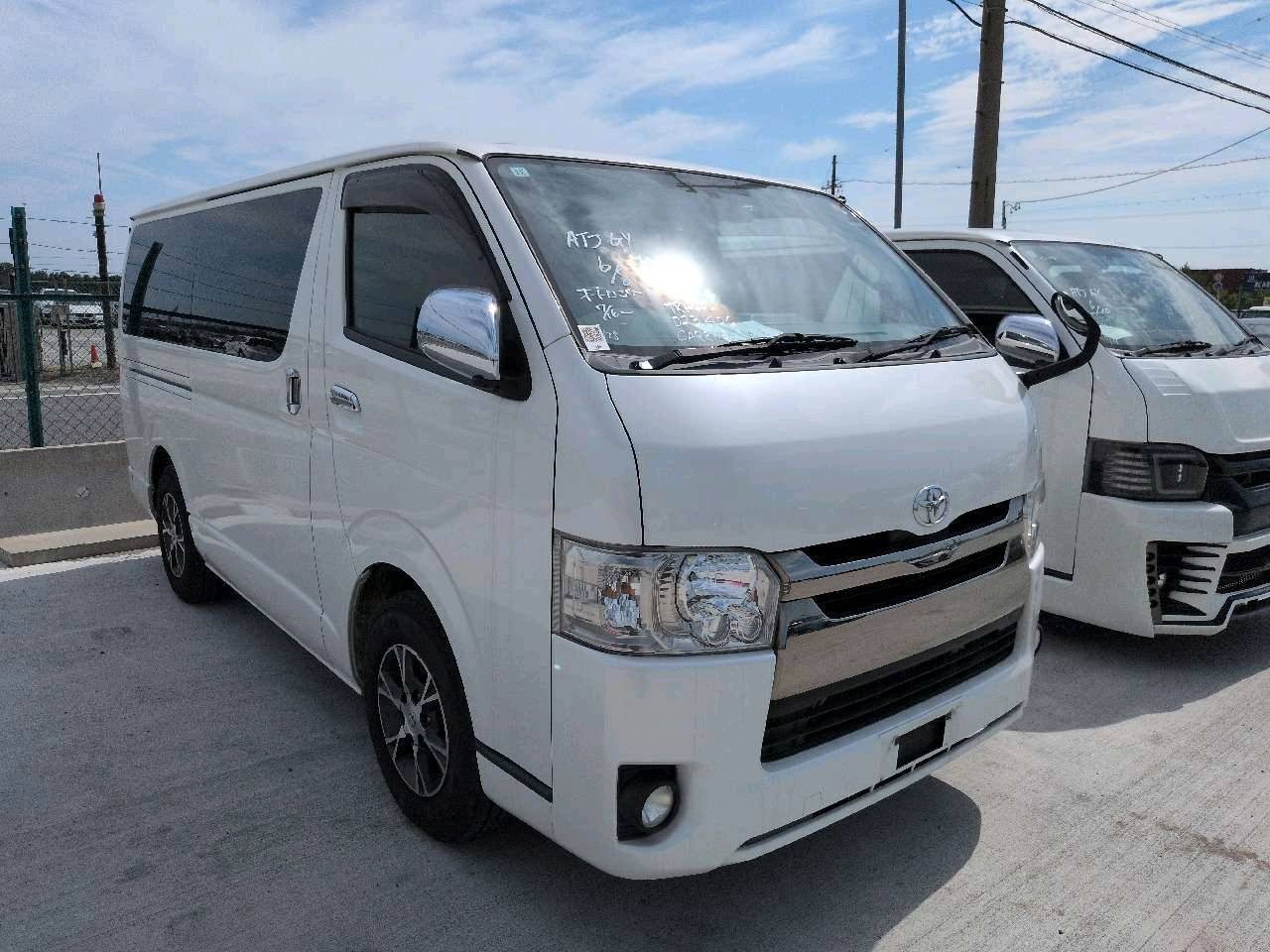 Toyota Hiace Van 2015