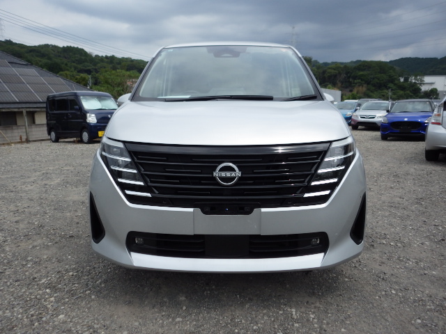 Nissan Serena 2023