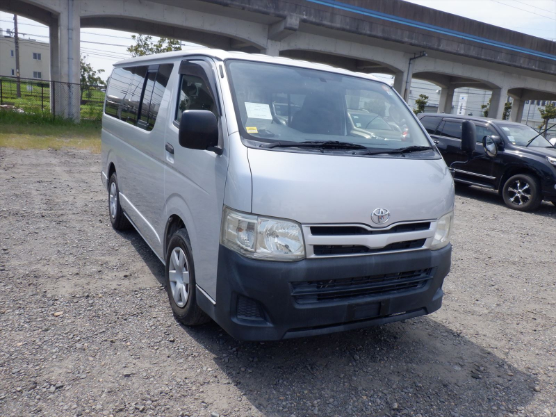 Toyota Hiace 2013