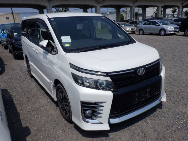 Toyota Voxy 2016