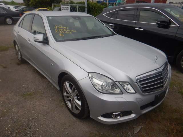 Mercedes Benz E-Class 2010