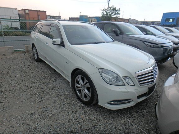 Mercedes Benz E-Class 2011