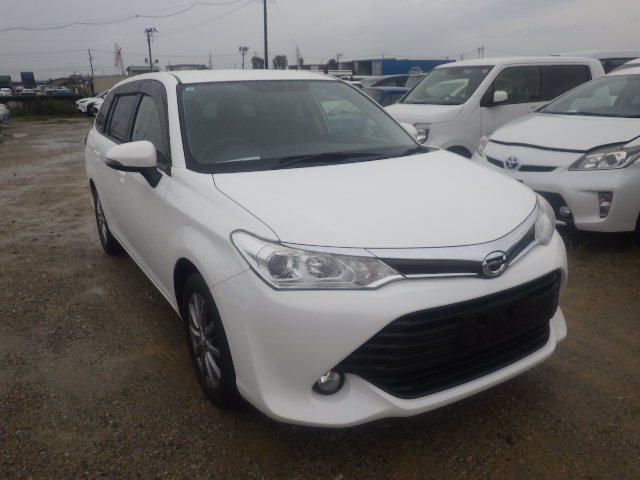 Toyota Corolla Fielder 2015