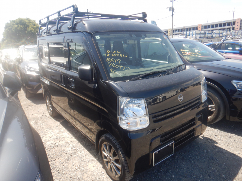 Nissan NV100 2024