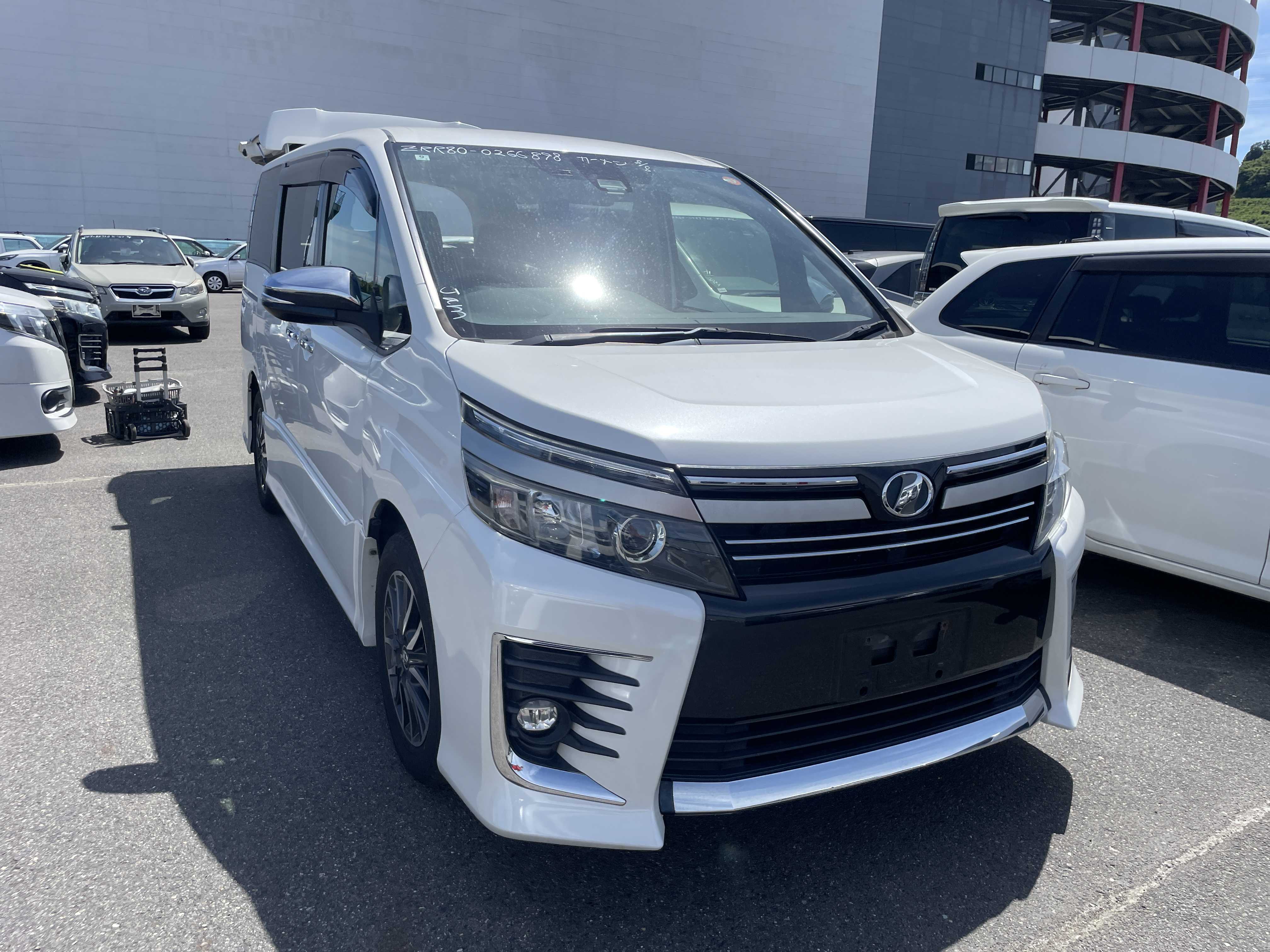 Toyota Voxy 2016