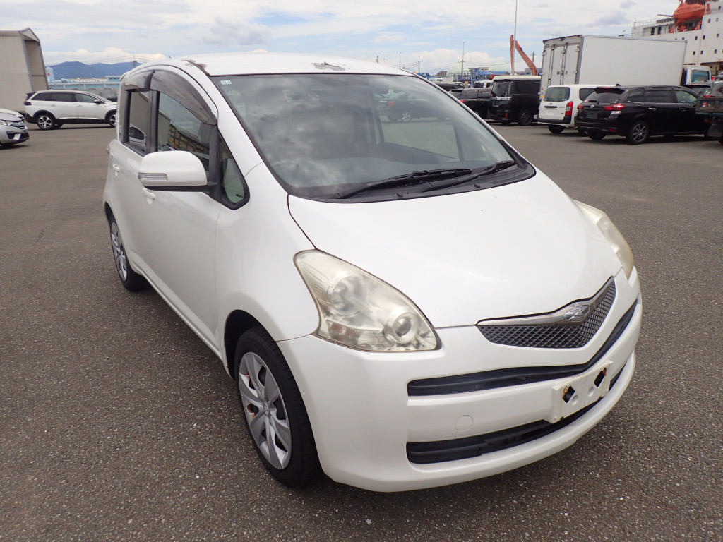 Toyota Ractis 2008