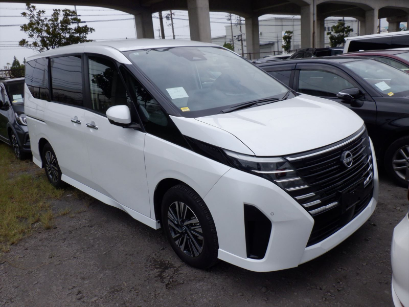 Nissan Serena 2023
