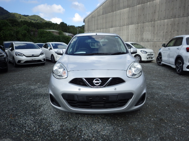 Nissan March 2022