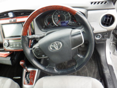 Toyota Corolla Axio 2014