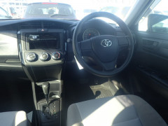 Toyota Corolla Axio 2016
