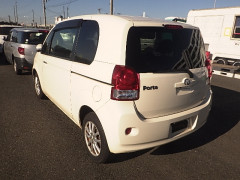 Toyota Porte 2014