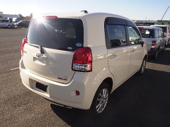 Toyota Porte 2014