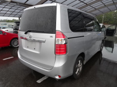 Toyota Noah 2007
