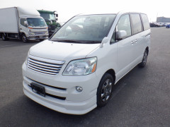 Toyota Noah 2006