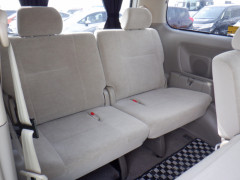 Toyota Noah 2006