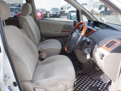Toyota Noah 2006