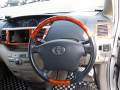 Toyota Noah 2006
