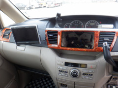 Toyota Noah 2006