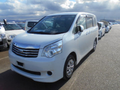 Toyota Noah 2014