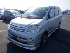 Toyota Noah 2007