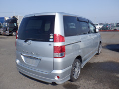 Toyota Noah 2007