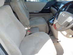 Toyota vellfire 2014