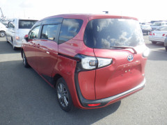Toyota Sienta 2015