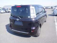 Toyota Sienta 2014
