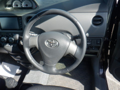 Toyota Sienta 2014