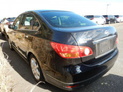 Nissan Bluebird Sylphy 2012