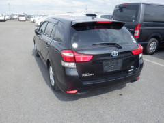 Toyota Corolla Fielder 2015