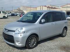Toyota Sienta 2014