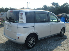 Toyota Sienta 2014
